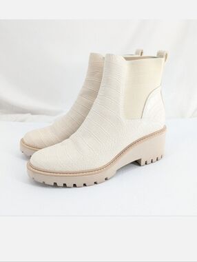 Dolce Vita Haddie Ivory Off White Faux Snakeskin Ankle Boots Size 8.5
